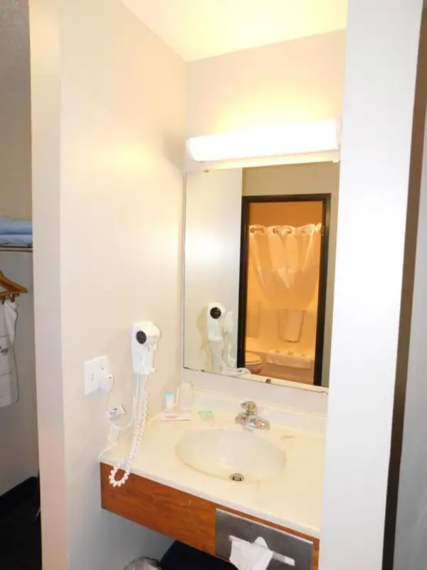 Northwoods Best Inn - Chetek 7